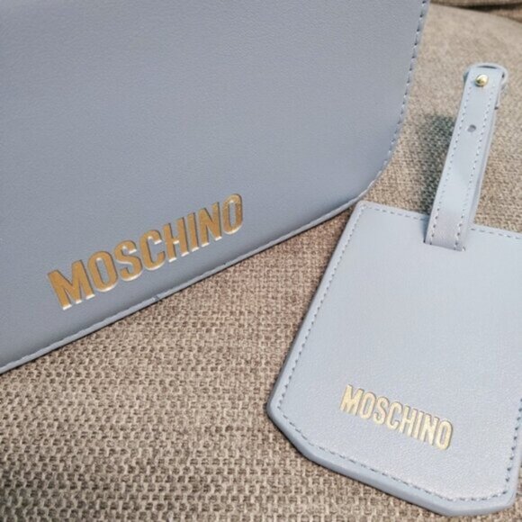 [New] China Airlines X Moschino Business Class Travel Set Amenity Kit - Picture 2 of 6